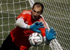 Começa o duelo Casillas x Navas