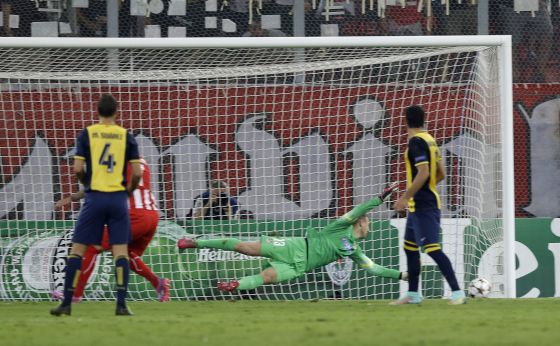 Oblak no llega al balón en el gol de Masuaku. Oblak no llega al balón en el gol de Masuaku.