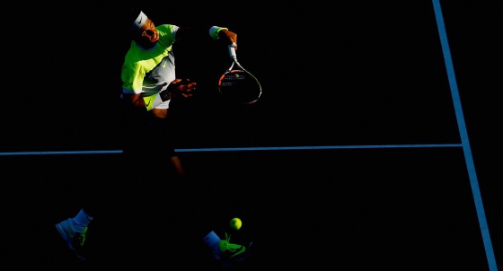 Nadal colpeja la pilota durant el duel contra Verdasco a Florida.