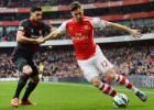 Bellerín y Alexis Sánchez lanzan al Arsenal