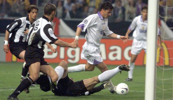 Mijatovic marca el gol que le dio al Madrid su séptima Copa de Europa.