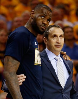 LeBron y Blatt, en el último partido ante los Hawks.