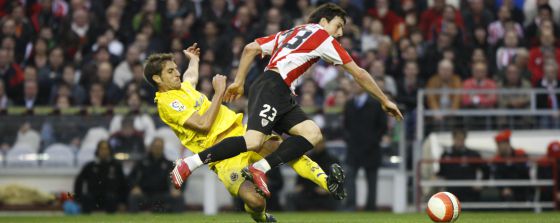 Aduriz, con el Atlethic, en un partido ante el Villarreal en 2008.