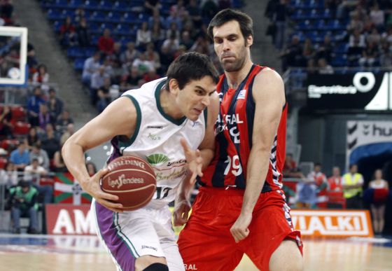 San Emeterio, ante Suárez.