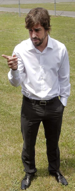 Alonso, junto al nuevo circuito.