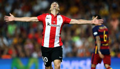 Aduriz celebra el gol del empate.