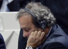 Platini asegura que sigue siendo candidato