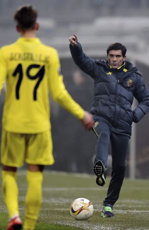 Marcelino da instrucciones