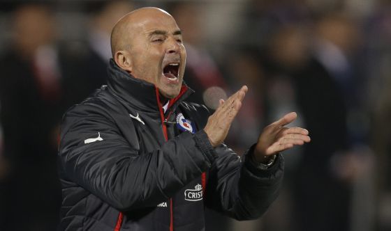 Jorge Sampaoli en un partido como entrenador de Chile