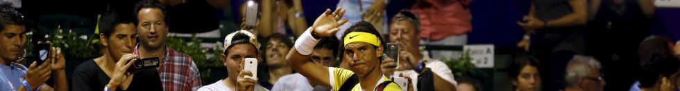 Nadal saluda a los aficionados de Buenos Aires. Nadal saluda a los aficionados de Buenos Aires.