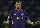Iker Casillas brilla en el clásico de Portugal y anima la Primeira Liga