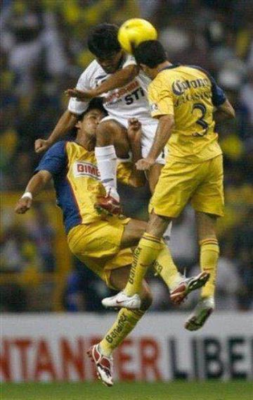 El golpe que recibió Carlos durante un partido de Copa Libertadores. El golpe que recibió Carlos durante un partido de Copa Libertadores.