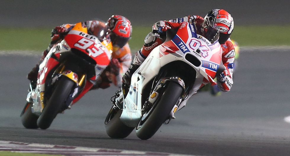 Dovizioso y Márquez, en la carrera del GP de Qatar. Dovizioso y Márquez, en la carrera del GP de Qatar.