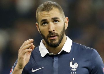 El abogado de Benzema acusa a Valls de provocar su exclusión El abogado de Benzema acusa a Valls de provocar su exclusión