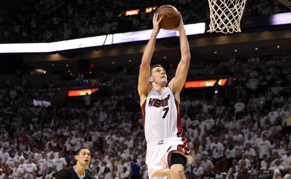 Goran Dragic y Jeremy Lin.