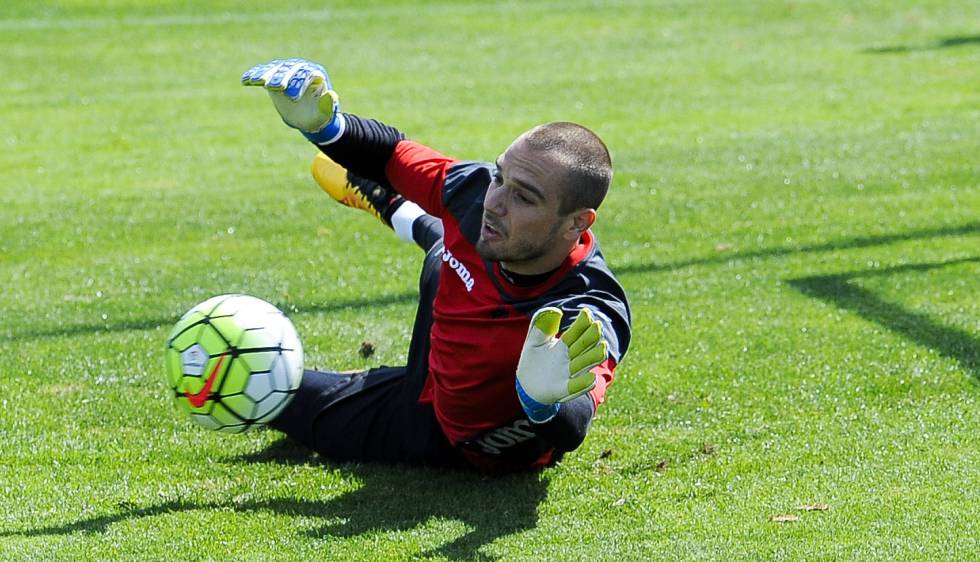 Juan Barbosa, en un entrenamiento en Sant Adrià.