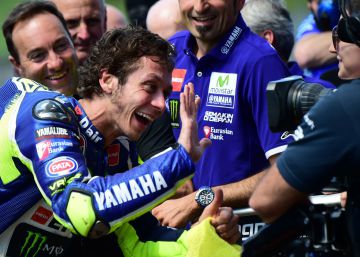 Así sentó la pole de Valentino a rueda de la Suzuki Así sentó la pole de Valentino a rueda de la Suzuki