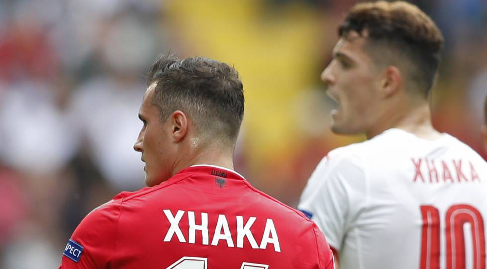 Los hermanos Xhaka enfrentados