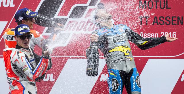 Redding, Márquez y Miller, en el podio del GP de Holanda. Redding, Márquez y Miller, en el podio del GP de Holanda.