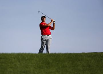 Jon Rahm quema etapas en su debut profesional