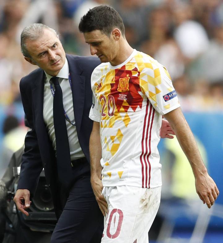 Aduriz se retira lesionado. Aduriz se retira lesionado.