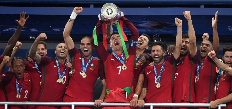 Portugal consuela a Cristiano Portugal consuela a Cristiano
