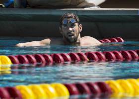 Phelps irrumpe en la piscina de Río