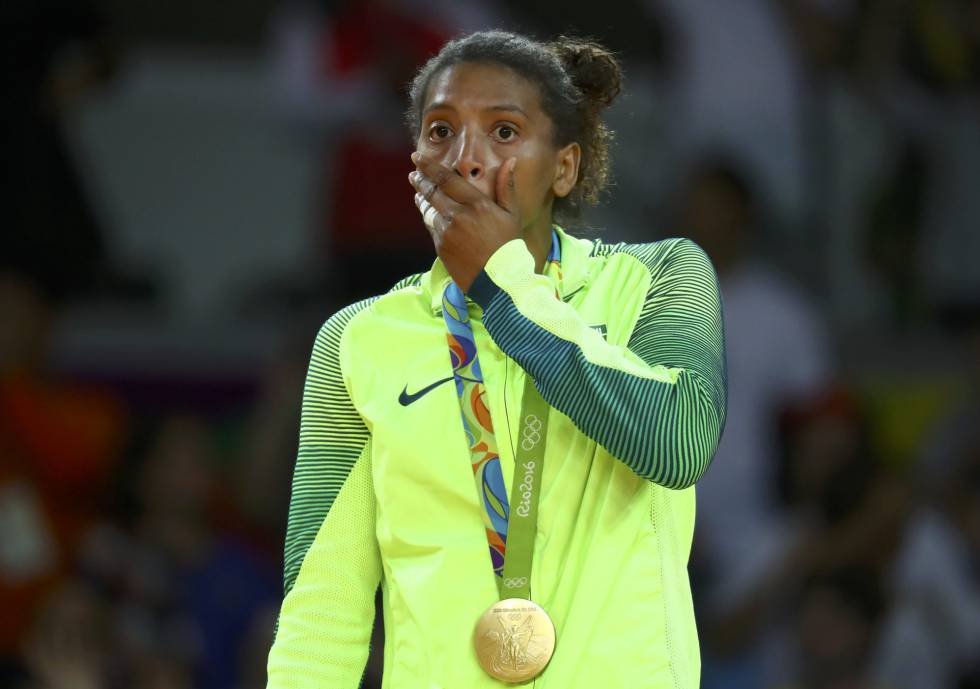 La yudoca Rafaela Silva celebra el oro.