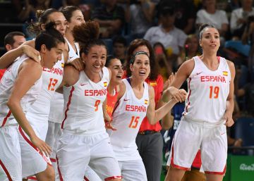 “Esta medalla de plata es un broche de oro” “Esta medalla de plata es un broche de oro”
