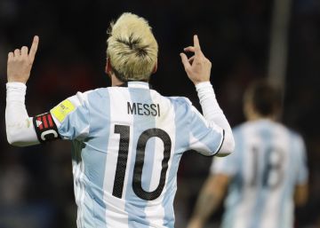 Messi, Neymar y James disfrutan de la vuelta a casa con sus selecciones Messi, Neymar y James disfrutan de la vuelta a casa con sus selecciones