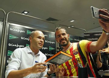 Iniesta disfruta como nunca Iniesta disfruta como nunca