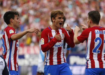Griezmann y el Atlético doblan al Deportivo Griezmann y el Atlético doblan al Deportivo