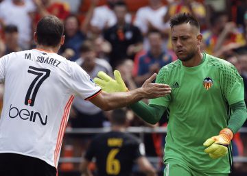 Diego Alves, o maior pegador de pênaltis do futebol espanhol