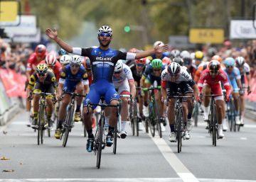Gaviria reinventa el ‘sprint’ para ganar la París-Tours