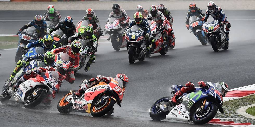 Lorenzo lidera al grupo en la salida.