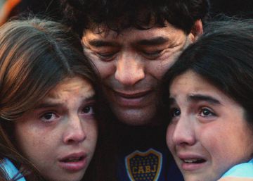 Maradona se pelea con sus hijas: “Sin la pelota hoy no tendrían nada” Maradona se pelea con sus hijas: “Sin la pelota hoy no tendrían nada”