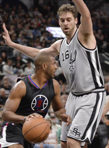 Chris Paul y Pau Gasol.