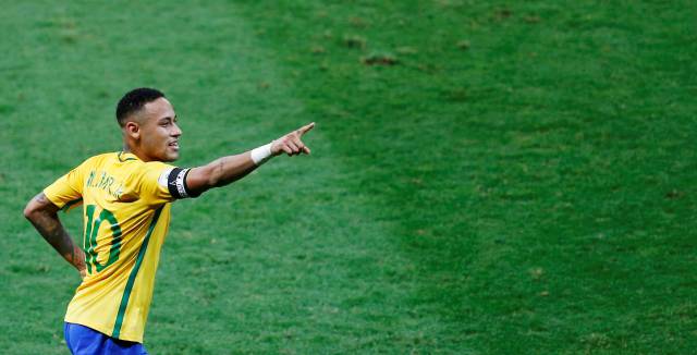 Neymar celebra el segundo gol de Brasil ante Argentina.