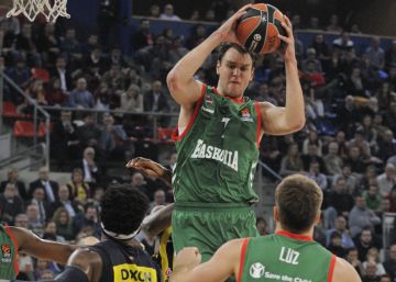 El Baskonia vapulea al Fenerbahce