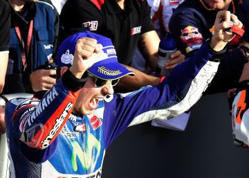 Lorenzo borda la ‘pole’ perfecta en Cheste