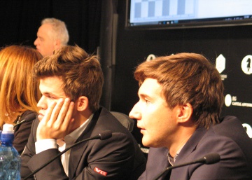 Carlsen está ya harto de golpear el muro de Kariakin