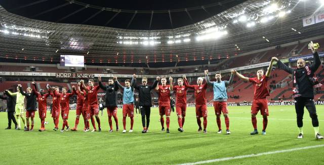 Los jugadores del Leipzig celebran un triunfo.
