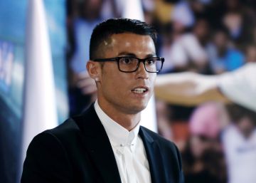 Cristiano Ronaldo, cuando renov&oacute; con el Madrid.