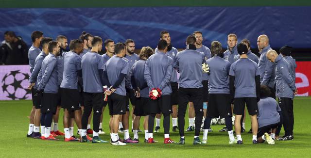 La plantilla del Madrid, en el estadio del Sporting.