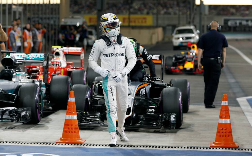 Hamilton, tras lograr la pole en Abu Dabi. Hamilton, tras lograr la pole en Abu Dabi.