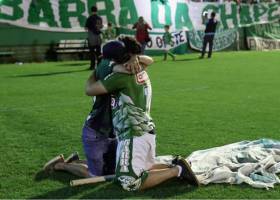 El presidente del Chapecoense carga contra la aerolínea Lamia: “Estoy indignado” El presidente del Chapecoense carga contra la aerolínea Lamia: “Estoy indignado”