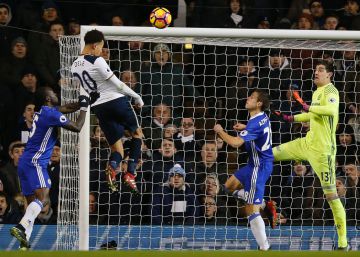 El Chelsea cierra su racha, la Premier se abre