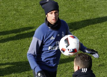 El 112 de Madrid se disculpa por hacer un chiste sobre Coentrão en Twitter