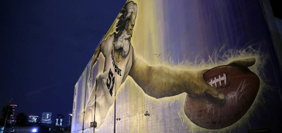 Mural de la final de la 51ª edición de la Super Bowl.