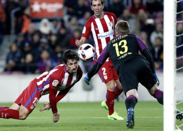 Messi redime al peor Barça